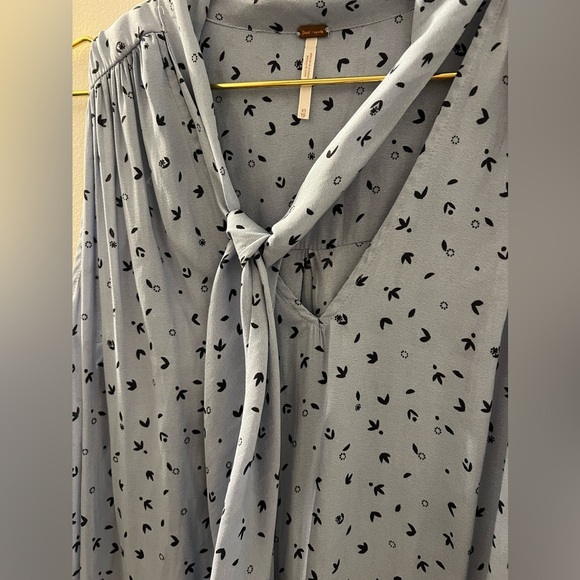 NWOT Free People Light Blue Patterned Top - Picture 5 of 9